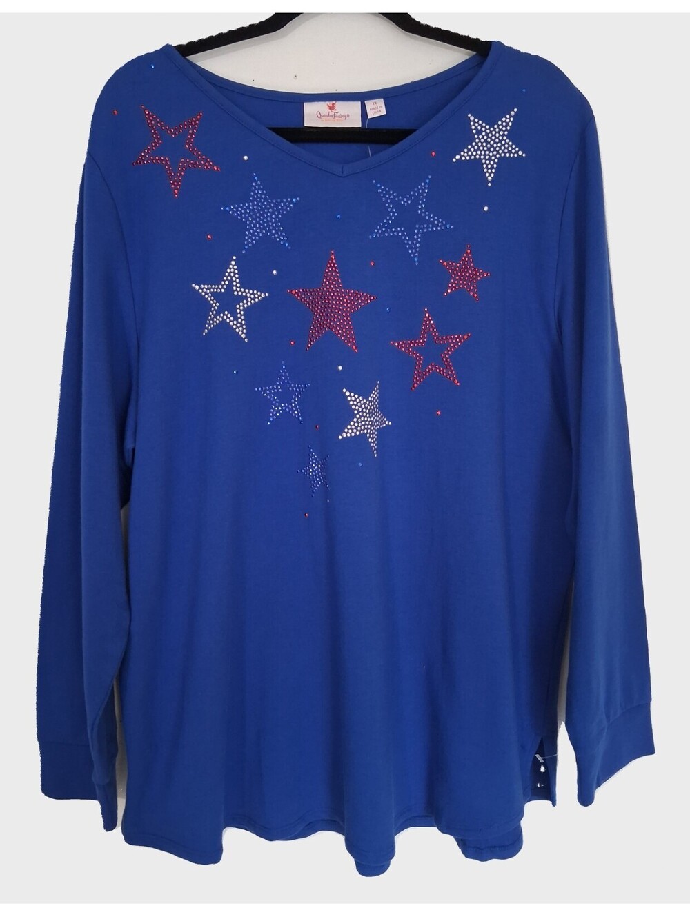 Quacker Factory Women's Blue Star Studded V-Neck Top, 1X